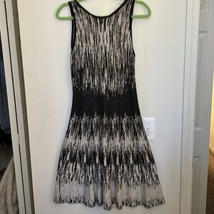 Nic & Zoe black and white textured knit geometric print dress size small